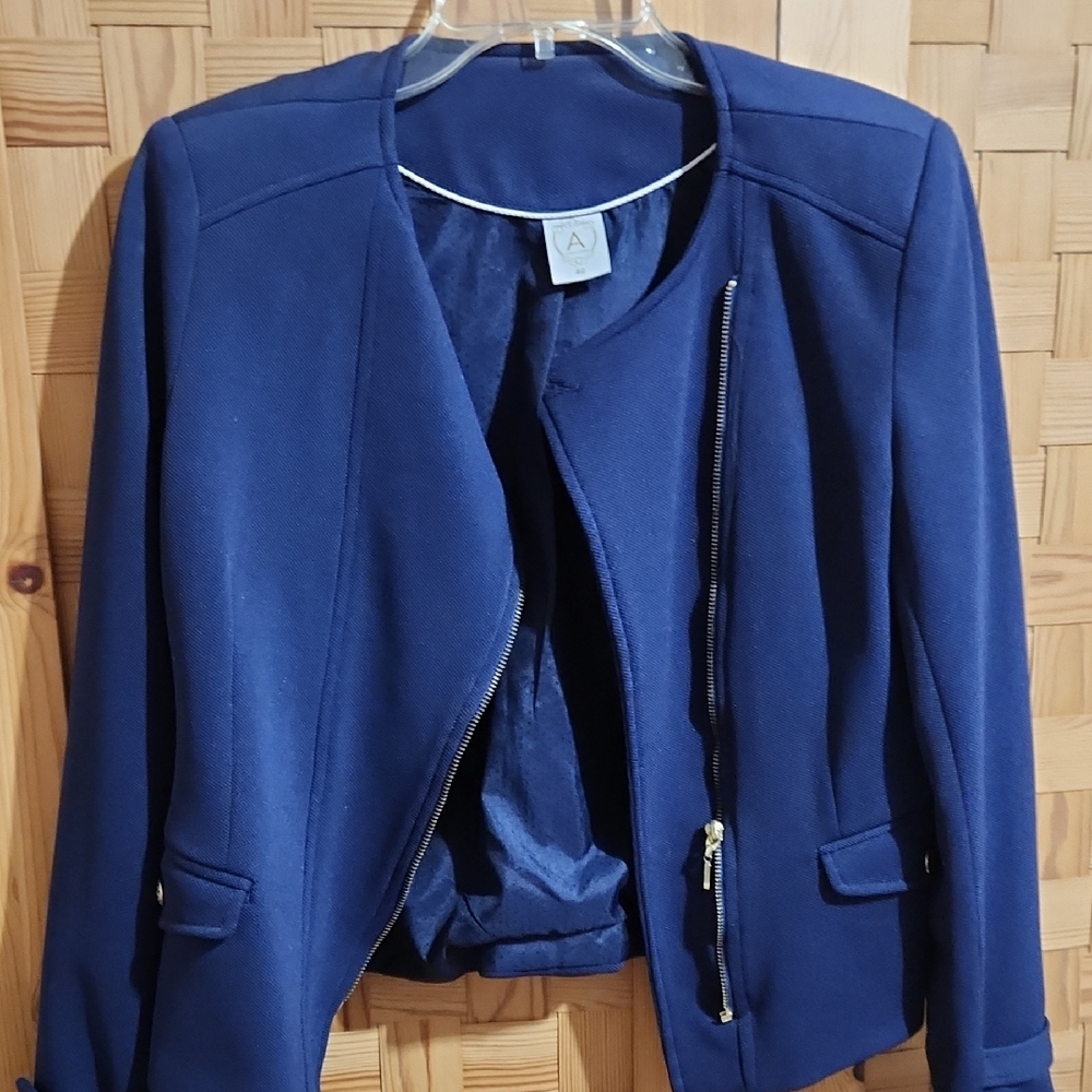 Sophisticated Navy Blazer with Zipper Detail